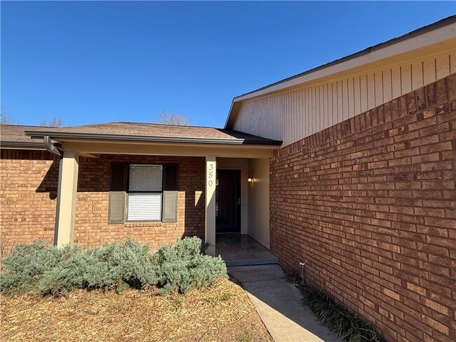 Photo - 350 E Margaret Pl