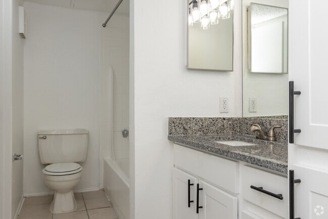 1BR,1BA-777SFT