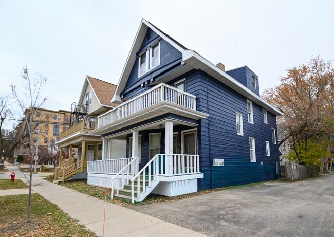 Building Photo - 405-407 W Main St - Duplex Unit 407