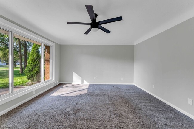 Building Photo - 6775 Middlebrook Blvd