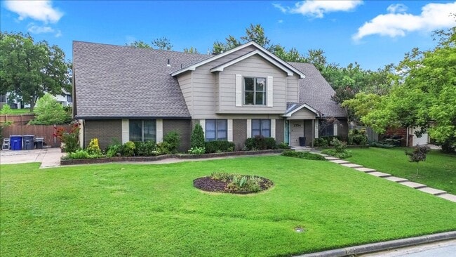 Photo - Beautiful two Story home in Windsor Park S...