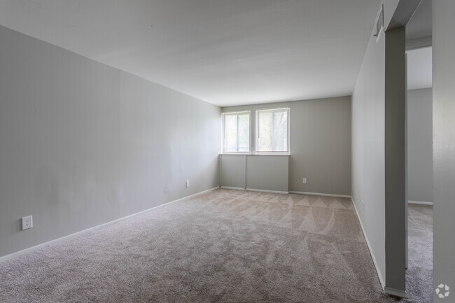 1 Br, 1 Ba - 598 SF