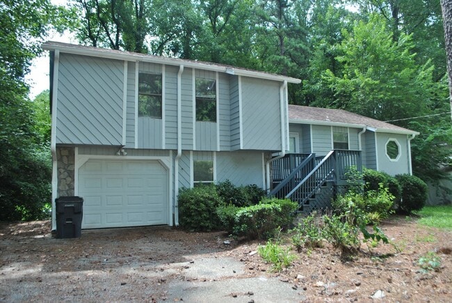 Spacious 1-Acre Lot - Spacious 1-Acre Lot House