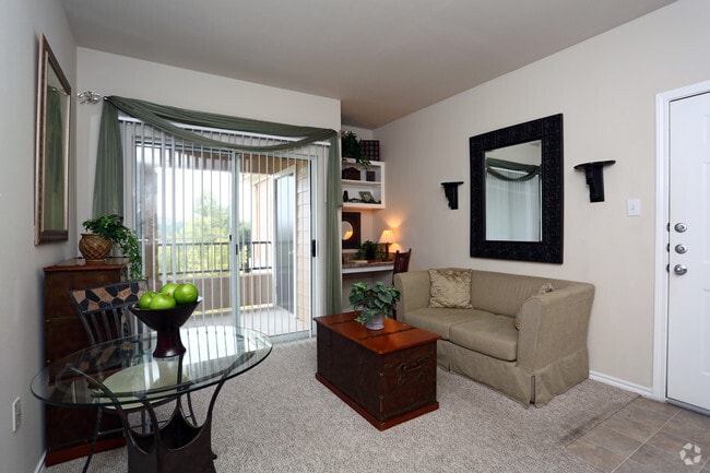 575sf_One Bedroom_Living Area