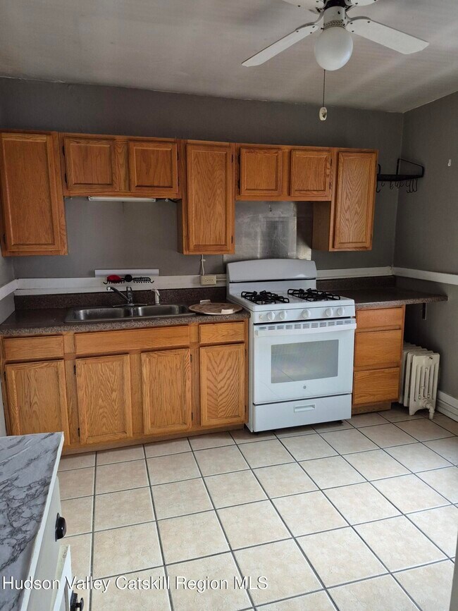 Photo - 128 Market St