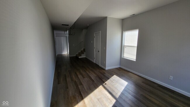 Photo - 515 N Oxford St