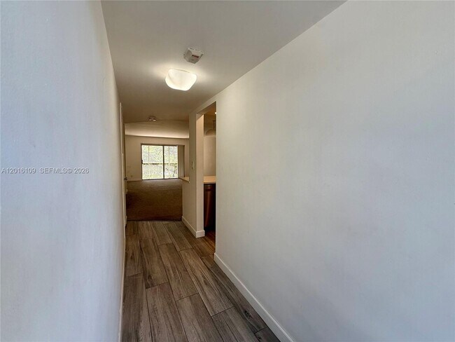 Photo - 1075 Riverside Dr Unit 306