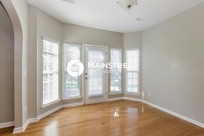 Photo - 3 Bedroom Pet-Friendly Home in Charlotte, ...