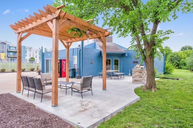 Photo - The Flats at Minor Park