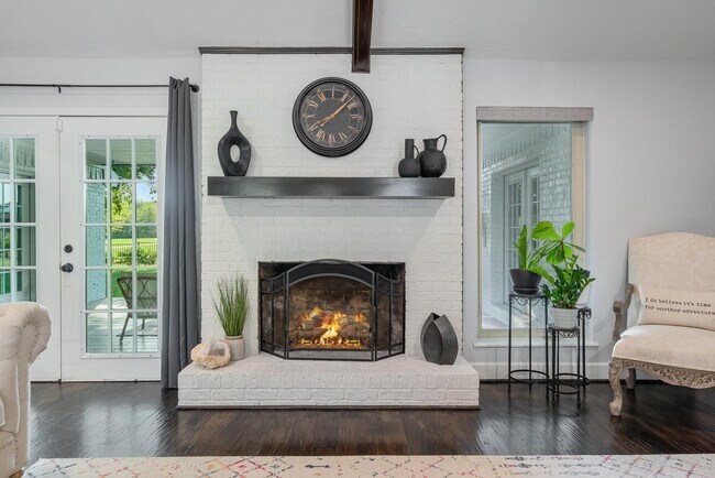 Photo - 1208 Scenic Dr