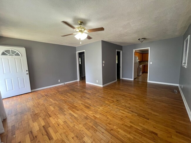 Photo - Cute 3/1 House in Calvert City Limits