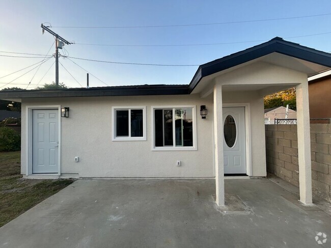 Building Photo - 14715 Flomar Dr Rental