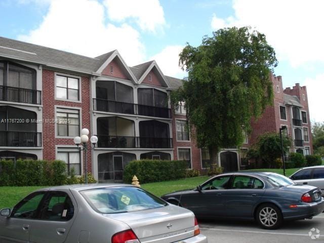 Building Photo - 3760 Inverrary Dr Unit 1Y Rental