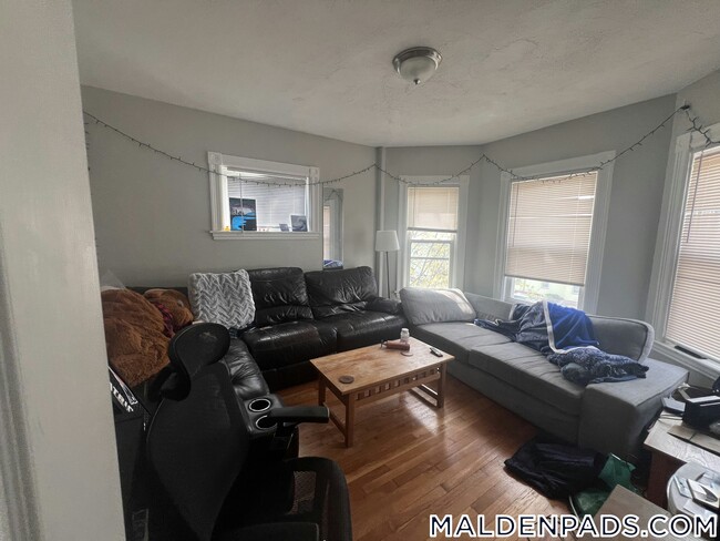 Photo - 34 Russell St Apartment Unit 3