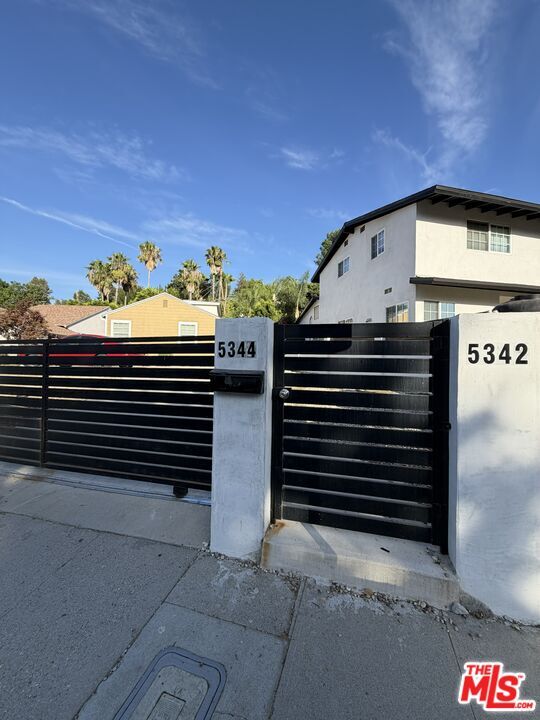 Building Photo - 5342 Don Pio Dr