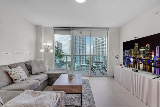 Building Photo - 31 SE 5th St Unit 2607