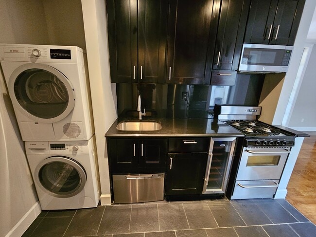 Building Photo - 338 E 100th St Unit 4D Rental