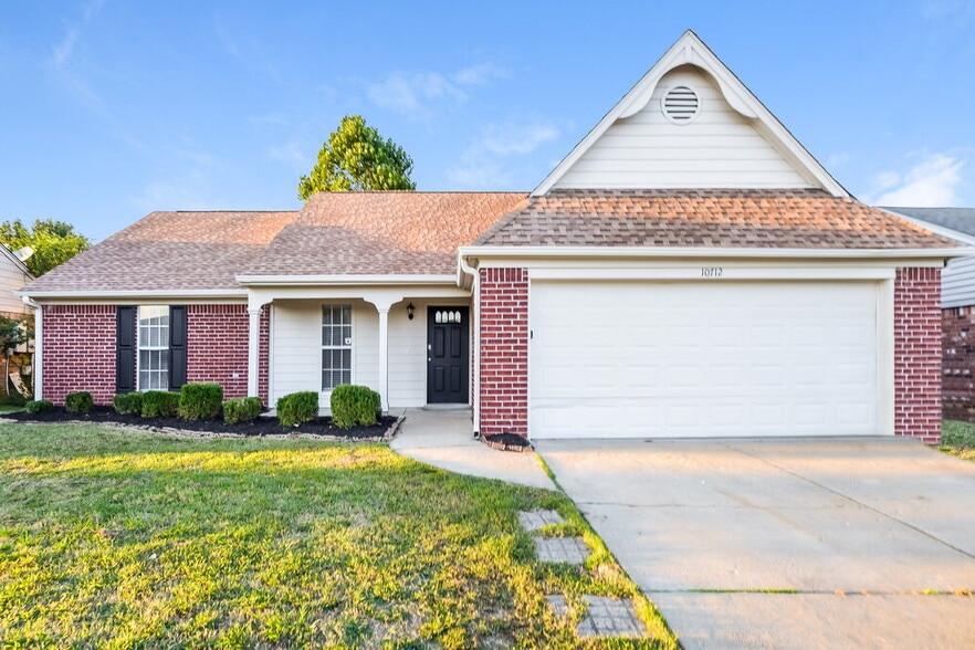 10712 Oak Cir N