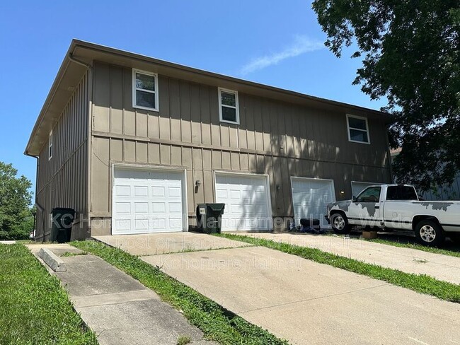 Photo - 6333 N Wyandotte St