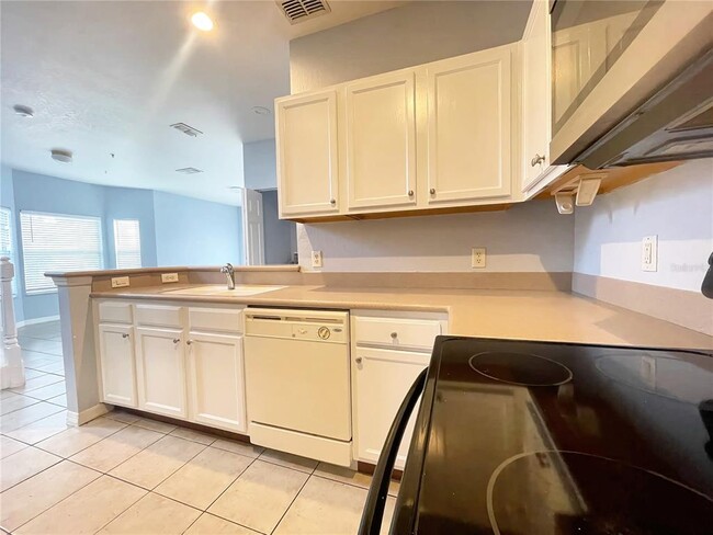 Photo - 2388 Grand Central Pkwy