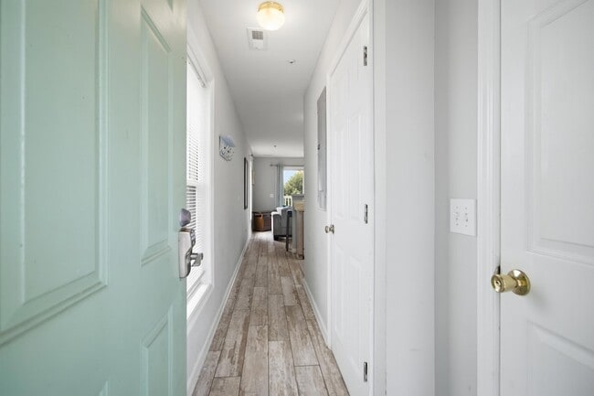 Photo - 2262 Folly Rd