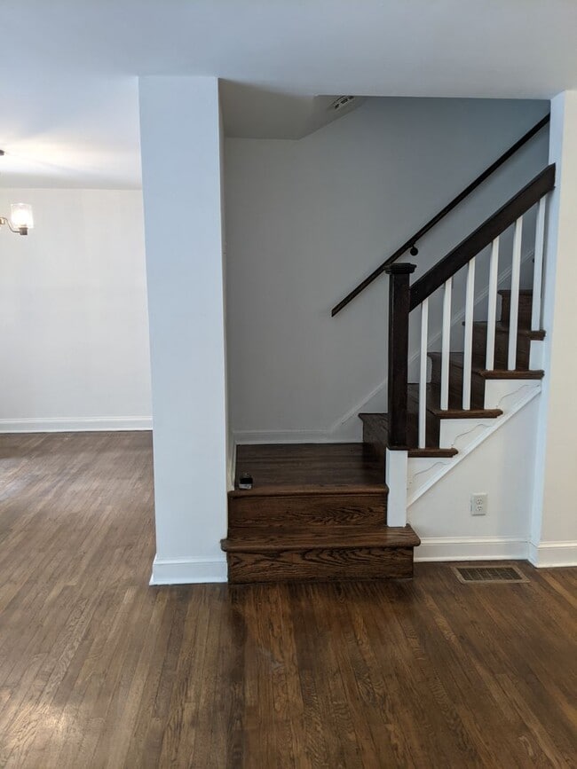 Photo - Renovated 3BR/1BA Townhouse in Edgemoor Gardens!