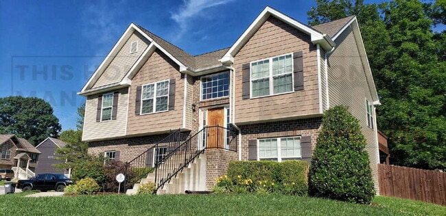 Photo - 1487 Trainer Rd