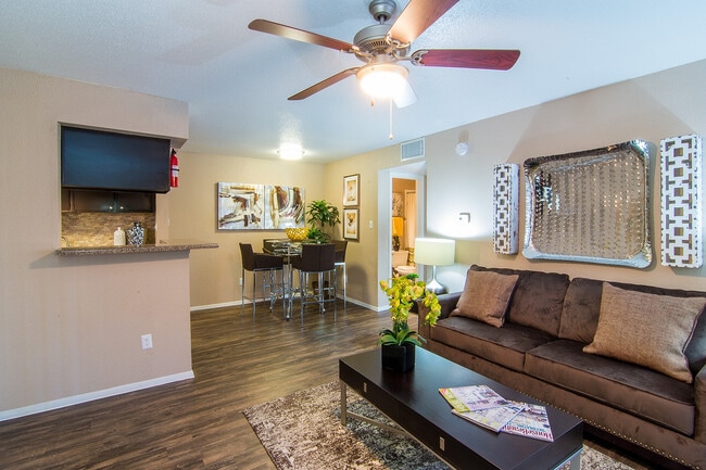 Building Photo - Deerbrook Forest