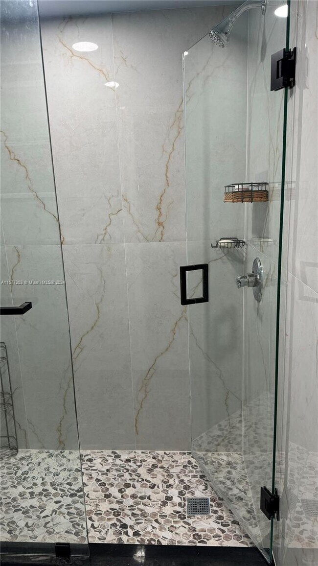 Photo - 1633 McKinley St