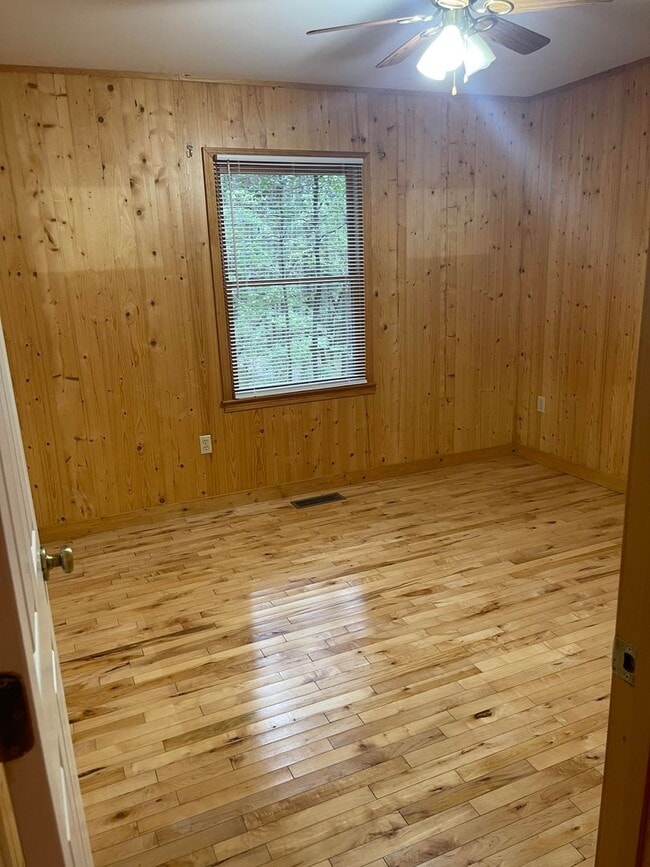 Photo - Charming Cabin