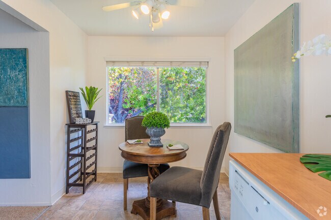 1X1 - Washington Square Apartments