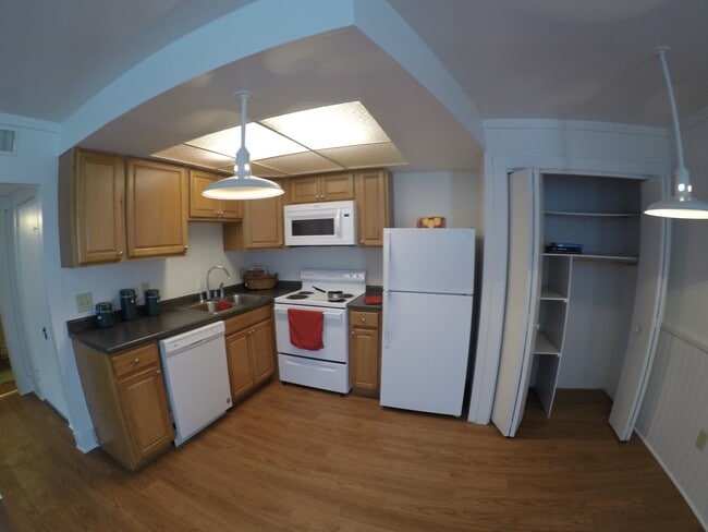 Photo - 3001 Kossuth St