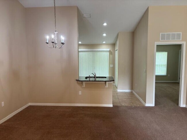 113 Brunswick Ln Unit B