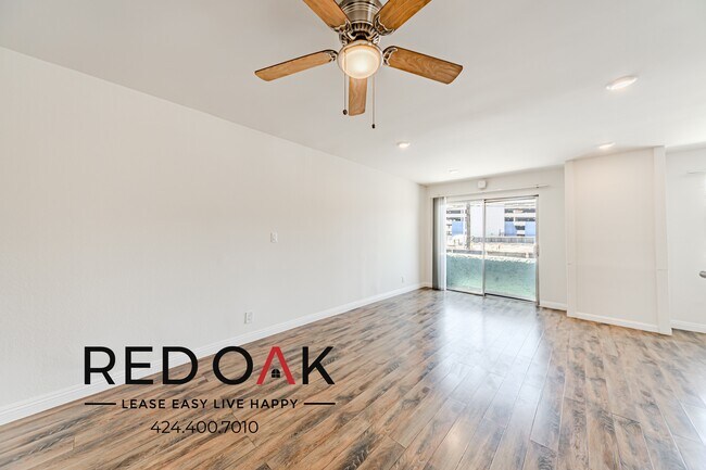 Photo - 6738 Independence Ave Unidad 102
