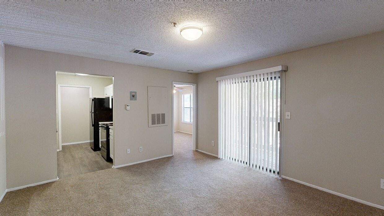 Photo - The 1800 at Barrett Lakes Apartments