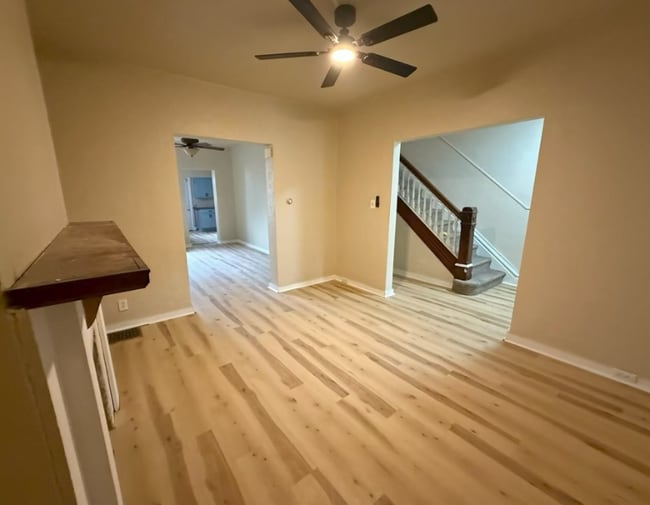 Photo - 7123 Kedron St