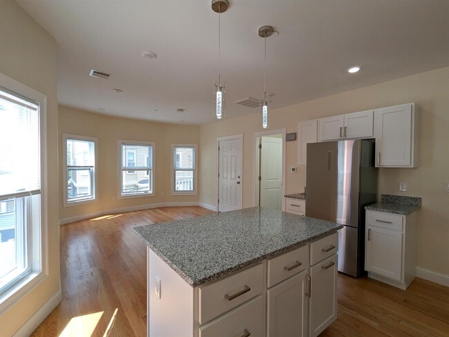 Photo - 2 Sacramento St Unit 3