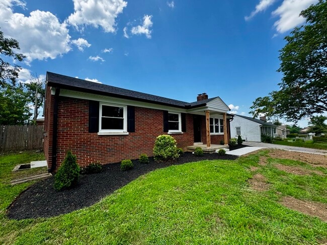 Building Photo - 1821 Blue Ridge Dr Rental