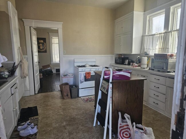 Photo - 723 5th Ave S