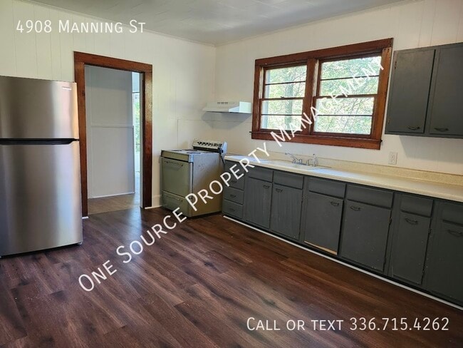 Photo - 4908 Manning St