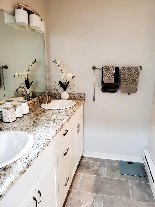 1334 Greenhedge Rd Condo Unit B4 Condo for Rent in Pewaukee, WI