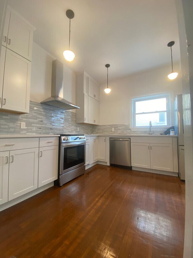Photo - 254 W Chestnut St