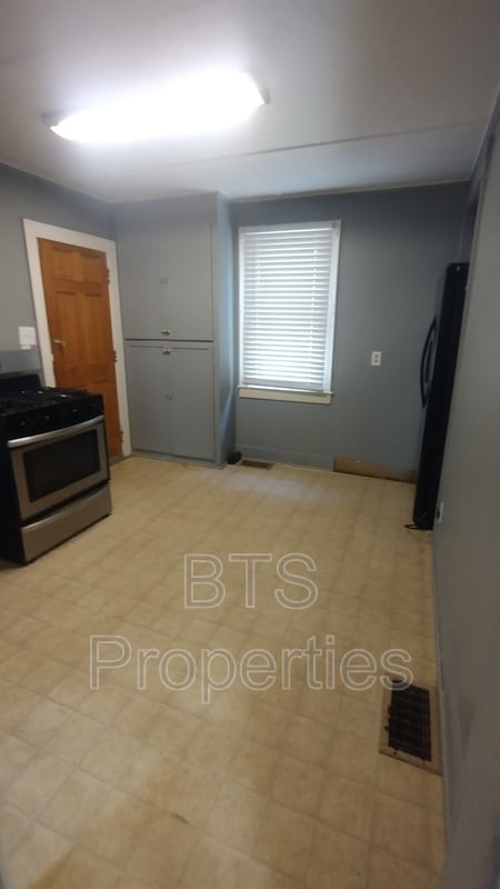Photo - 1537 S Idaho St