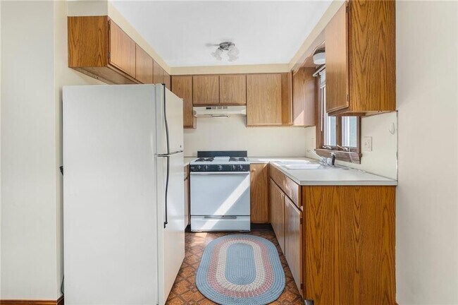 11 Lincoln Ave Unit 3