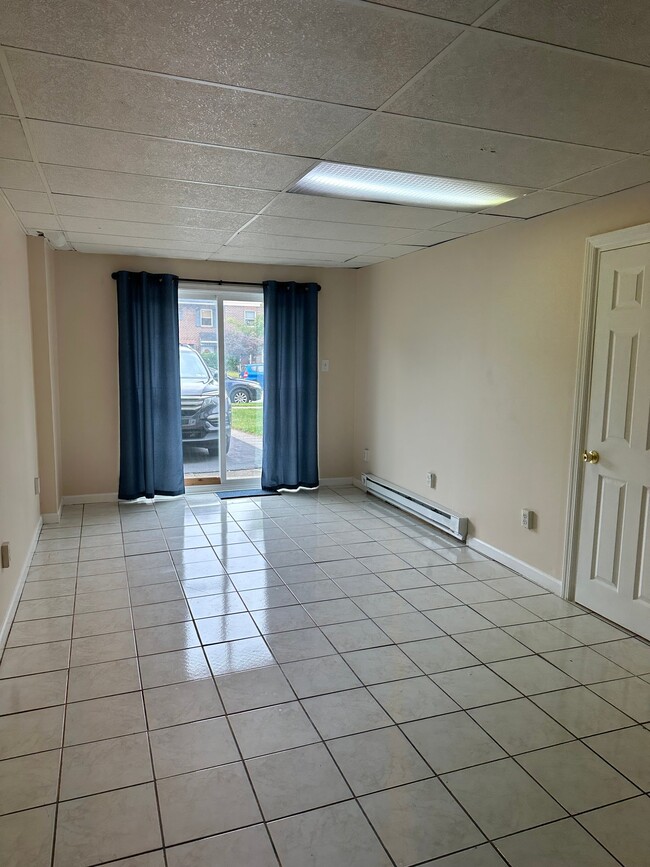 Photo - 145 Sutcliffe Ln