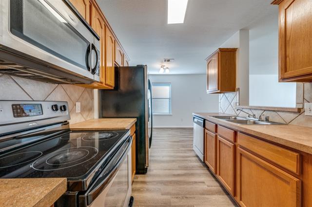 Photo - 9817 Tanglebrush Dr