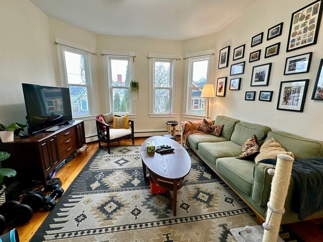 Building Photo - 11 Sheridan St Unit 2