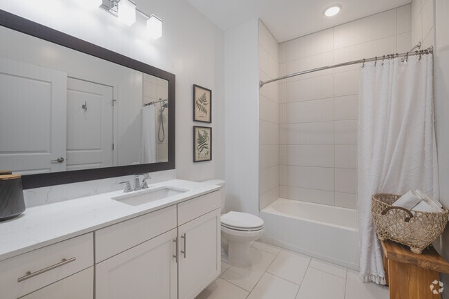 1BR, 1BA - 731SF - Primary Bathroom