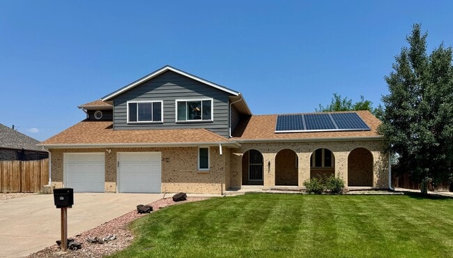 Building Photo - Welcome to your new home in the heart of T...