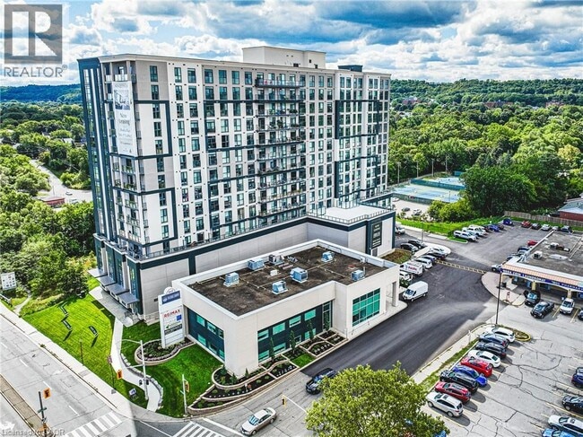 Photo - 870 Queenston Rd Unit 516